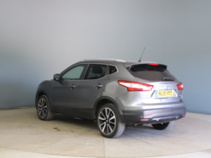 2015 Nissan Qashqai 1.5 Dci Tekna in Grey — image 4