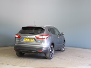 2015 Nissan Qashqai 1.5 Dci Tekna in Grey — image 5