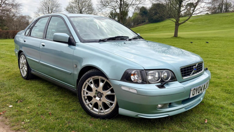 2004 Volvo S40 2.0 Sport Lux 4dr in Green — image 1