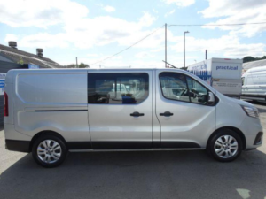 2023 Renault Trafic 2.0 Dci Blue Ll30 Sport Crew Van L2 H1 Euro 6 (s/s) 6dr in Grey — image 5