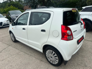 2013 Suzuki Alto 1.0 12v Sz in White — image 5
