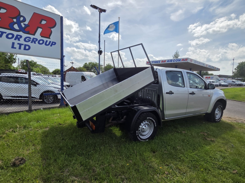 2018 Isuzu D-Max 1.9 Td Utility Double Cab Tipper in Silver — image 1