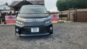 2014 Toyota Vellfire 2.4 Auto Red Seats in Black — image 2