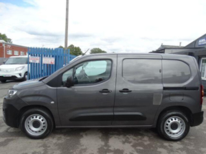 2023 Citroen Berlingo 1.5 Bluehdi 1000 Enterprise Edition M Swb Euro 6 (s/s) 5dr in Grey — image 4