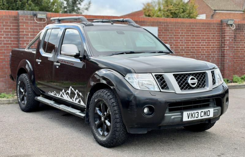 2013 Nissan Navara 2.5 Dci Platinum Pickup Double Cab 4dr Diesel Manual 4WD Euro 5 (190 Ps) in Black — image 1