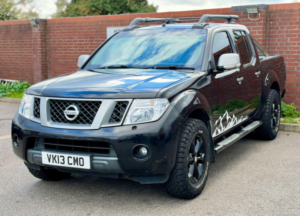 2013 Nissan Navara 2.5 Dci Platinum Pickup Double Cab 4dr Diesel Manual 4WD Euro 5 (190 Ps) in Black — image 5