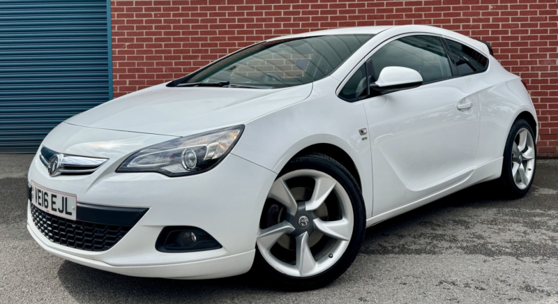 2016 Vauxhall Astra Gtc 1.6 Cdti Ecoflex Sri in White — image 1