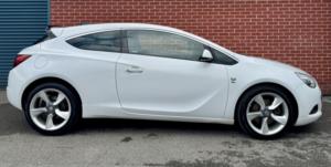 2016 Vauxhall Astra Gtc 1.6 Cdti Ecoflex Sri in White — image 4