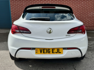 2016 Vauxhall Astra Gtc 1.6 Cdti Ecoflex Sri in White — image 6