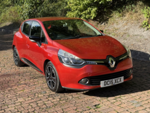 2015 Renault Clio 1.2 Dynamique Nav 1.2 16v 75 in Red — image 4