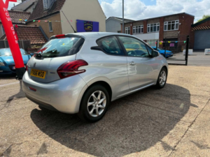 2016 Peugeot 208 1.2 Puretech Active Euro 6 3dr in Silver — image 4