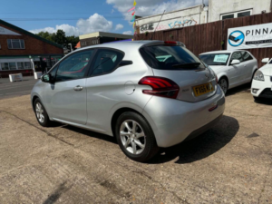 2016 Peugeot 208 1.2 Puretech Active Euro 6 3dr in Silver — image 5