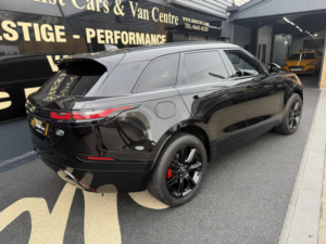 2018 Land Rover Range Rover Velar 2.0 D180 R-Dynamic S in Black — image 3