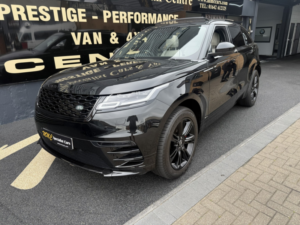 2018 Land Rover Range Rover Velar 2.0 D180 R-Dynamic S in Black — image 4