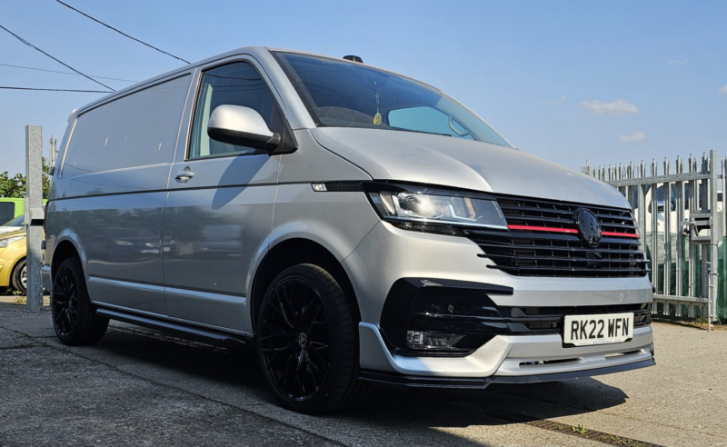 2022 Volkswagen Transporter 2.0 Tdi T32 Highline DSG Fwd Swb Euro 6 (s/s) 5dr in Silver — image 1