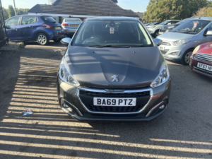 2019 Peugeot 208 1.2 Puretech Signature in Grey — image 2