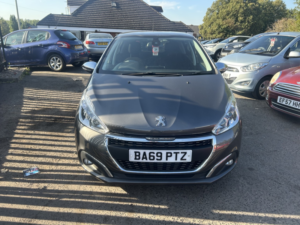 2019 Peugeot 208 1.2 Puretech Signature in Grey — image 3