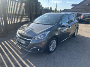 2019 Peugeot 208 1.2 Puretech Signature in Grey — image 6