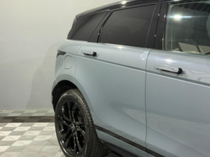 2019 Land Rover Range Rover Evoque 2.0 D180 First Edition in Grey — image 4