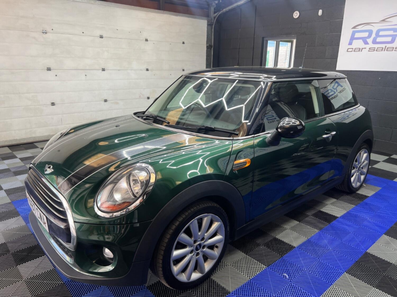 2017 MINI Hatch 1.5 Cooper 3-Door Hatch in Green — image 1