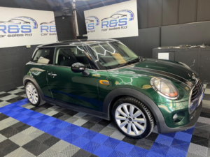 2017 MINI Hatch 1.5 Cooper 3-Door Hatch in Green — image 2