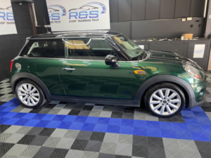 2017 MINI Hatch 1.5 Cooper 3-Door Hatch in Green — image 3