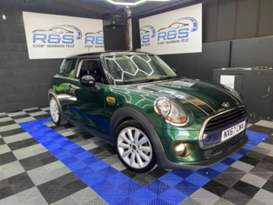 2017 MINI Hatch 1.5 Cooper 3-Door Hatch in Green — image 4