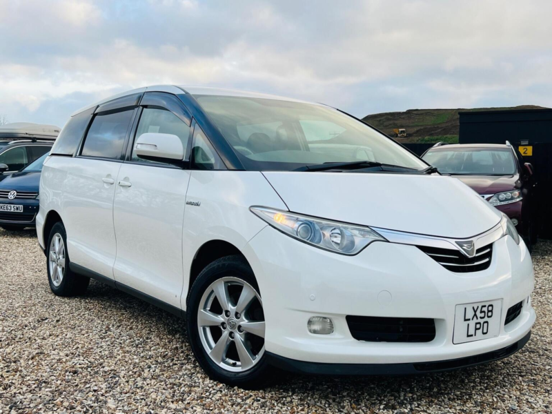 2009 Toyota Estima 2.4 E-Four 5dr in Yellow — image 1