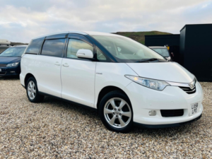 2009 Toyota Estima 2.4 E-Four 5dr in Yellow — image 5