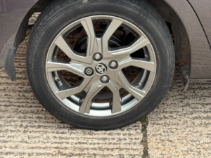2015 Toyota Yaris 1.33 Dual Vvt-I Excel Multidrive S Euro 5 5dr Euro 5 in Grey — image 5