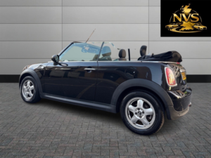2010 MINI Convertible 1.6 One Convertible in Black — image 5