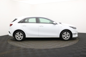 2023 Kia Ceed 1.6 Crdi Mhev 2 Hatchback 5dr Diesel Hybrid Manual Euro 6 (s/s) (134 Bhp) in White — image 2