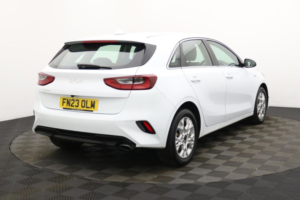 2023 Kia Ceed 1.6 Crdi Mhev 2 Hatchback 5dr Diesel Hybrid Manual Euro 6 (s/s) (134 Bhp) in White — image 5