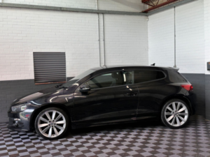2014 Volkswagen Scirocco 2.0 Tdi Bluemotion Tech R-Line Hatchback 3dr Diesel Manual Euro 5 (s/s) (leather, Nav) (140 Ps) in Black — image 4