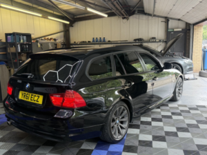 2011 BMW 3 Series 2.0 318d Se Touring in Black — image 3