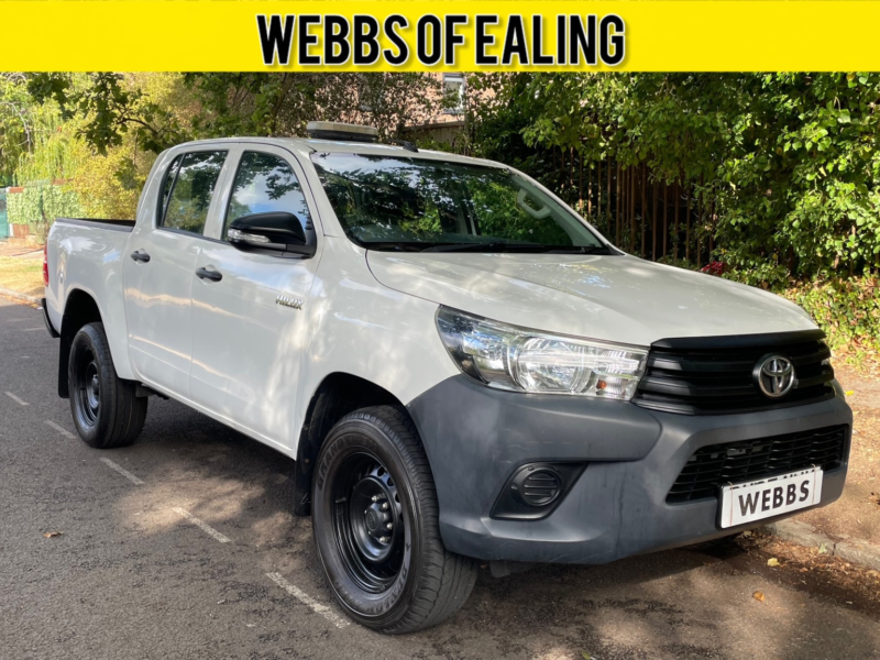 2017 Toyota Hilux 2.4 D-4d Active in White — image 1