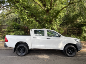 2017 Toyota Hilux 2.4 D-4d Active in White — image 5