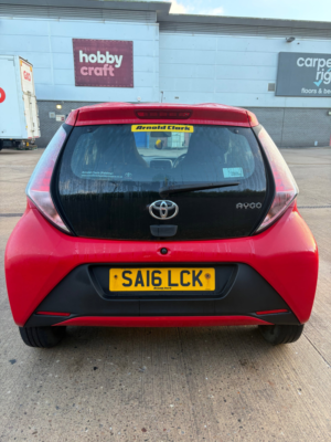 2016 Toyota Aygo 1.0 Vvt-I X Hatchback 5dr Petrol Manual Euro 5 Euro 5 (68 Ps) in Red — image 4