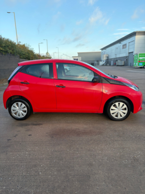 2016 Toyota Aygo 1.0 Vvt-I X Hatchback 5dr Petrol Manual Euro 5 Euro 5 (68 Ps) in Red — image 6