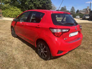 2019 Toyota Yaris 1.5 Vvt-I Icon Tech in Red — image 2