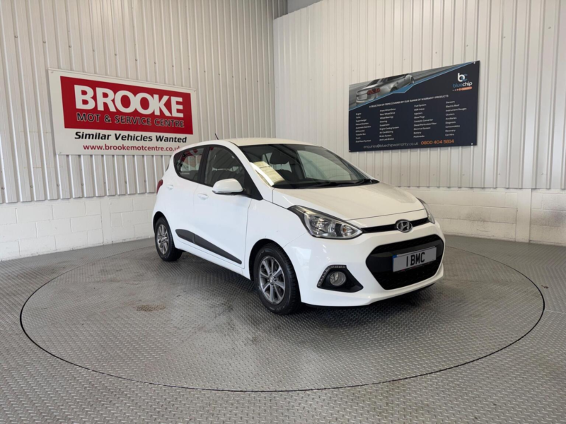 2016 Hyundai I10 1.2 Premium Euro 5 5dr in White — image 1