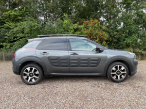 2016 Citroen C4 Cactus 1.6 Bluehdi Flair Edition Hatchback 5dr Diesel Etg6 Euro 6 (s/s) (100 Ps) in Grey — image 5