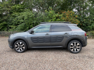 2016 Citroen C4 Cactus 1.6 Bluehdi Flair Edition Hatchback 5dr Diesel Etg6 Euro 6 (s/s) (100 Ps) in Grey — image 6