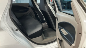 2015 Renault Zoe Dynamique Nav White 5dr 1 Keeper+8 Stamps in White — image 6