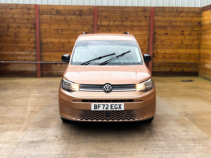 2022 Volkswagen Caddy Maxi Driver Transfer Petrol Auto Wheelchair Accessible Disabled Access Vehicle Wav in Bronze — image 2