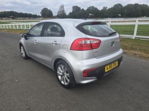 2015 Kia Rio 1.4 2 Auto Euro 6 5dr in Silver — image 5