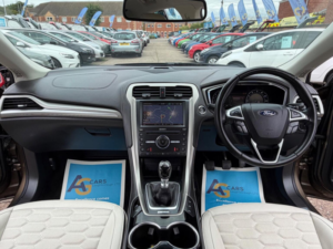 2015 Ford Mondeo 2.0 Tdci Vignale Euro 6 (s/s) 4dr in Brown — image 2