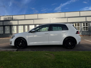 2016 Volkswagen Golf 2.0 Golf Gtd Semi-Auto 5dr in White — image 2