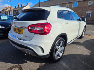 2015 Mercedes-Benz Gla 2.1 Gla220 Cdi Amg Line SUV 5dr Diesel 7g-Dct 4matic Euro 6 (s/s) (170 Ps) in White — image 3