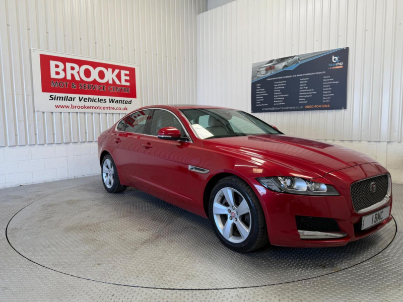2016 Jaguar Xf 2.0d Portfolio Auto Euro 6 (s/s) 4dr in Red — image 1